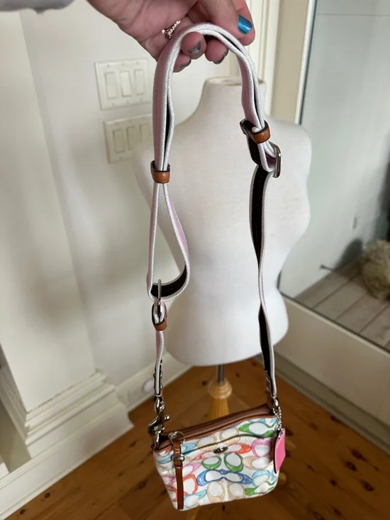 Multicolor Signature Print vintage Coach Crossbody Bag - Pink Strap adjustable - Picture 3 of 4